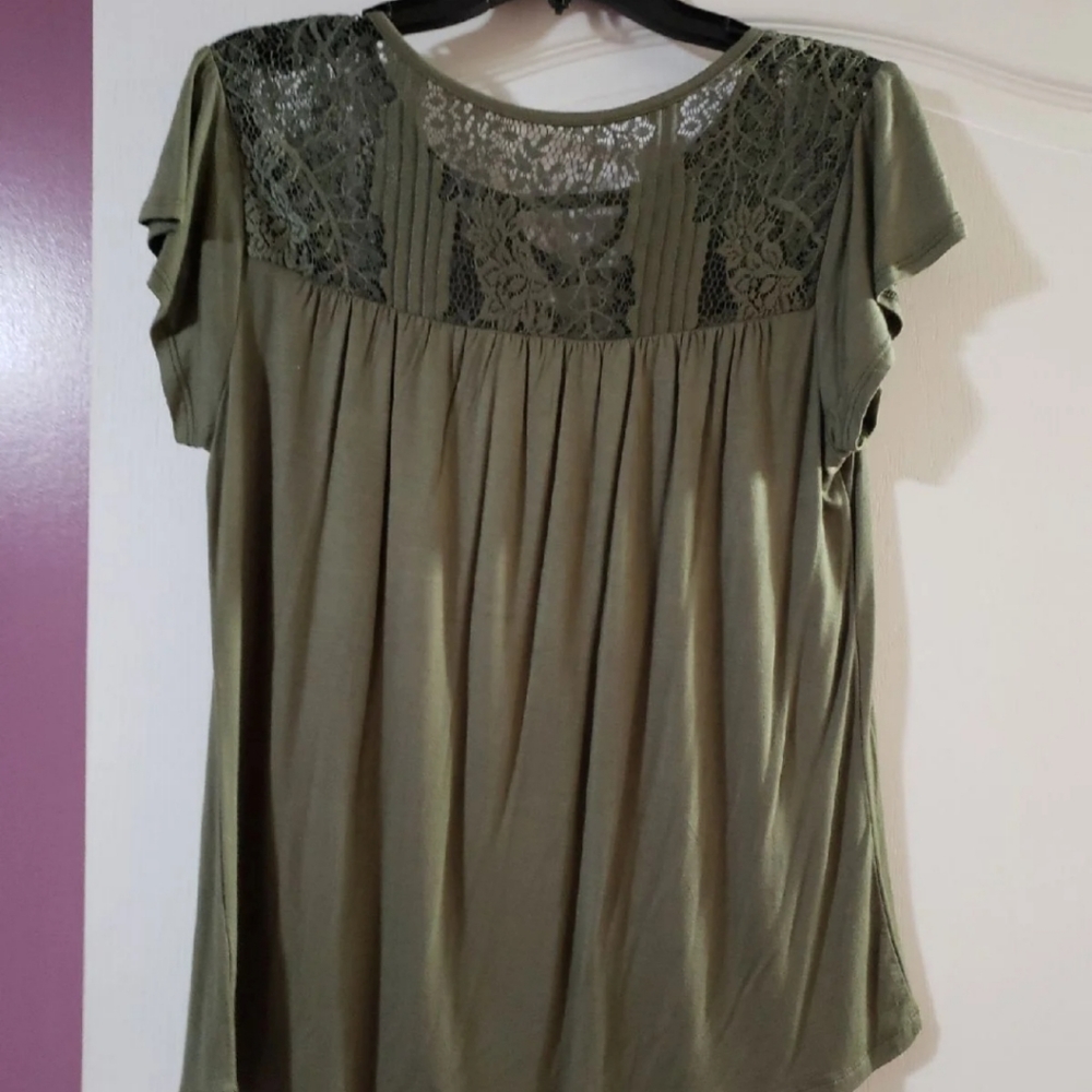 Lace top - Picture 4 of 4